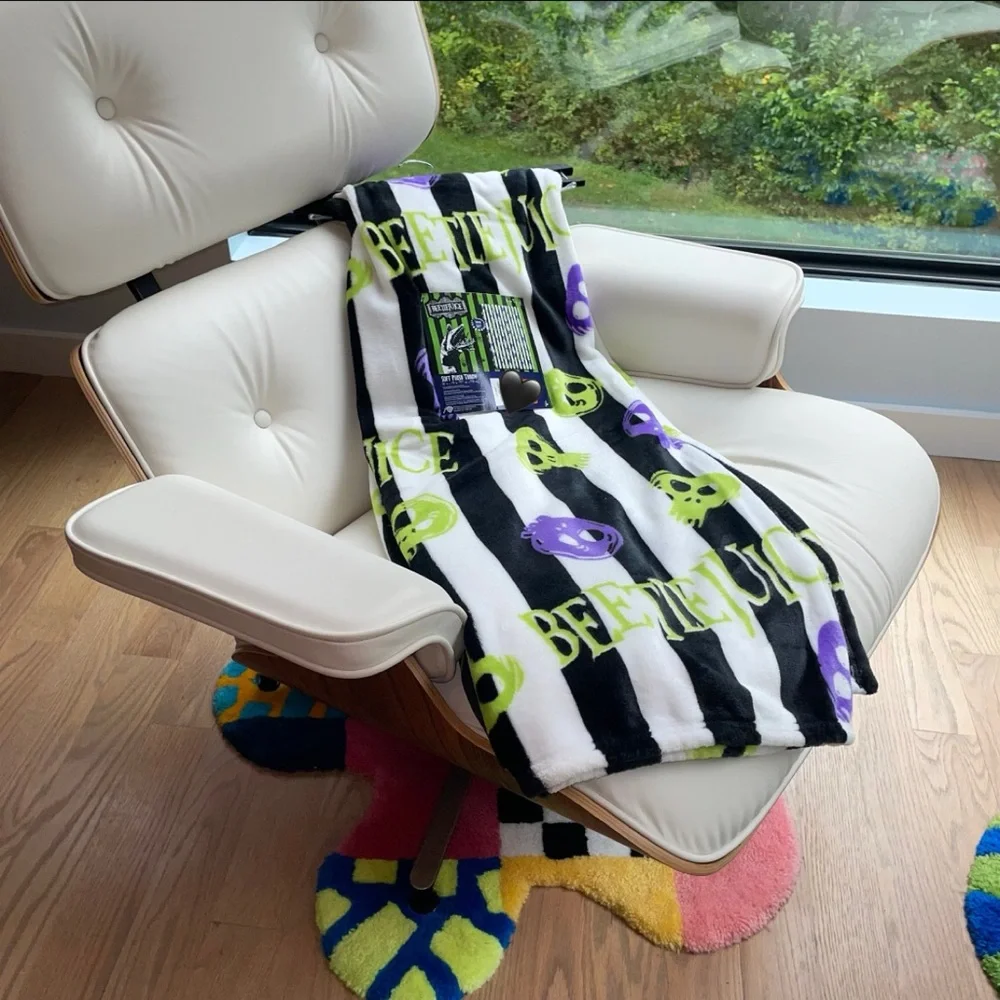 🖤🪲 BEETLEJUICE SOFT PLUSH BLANKET 🖤🪲